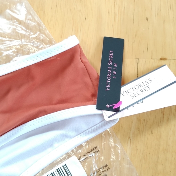 Victoria's secrets cheeky bikini bottoms - Picture 2 of 6